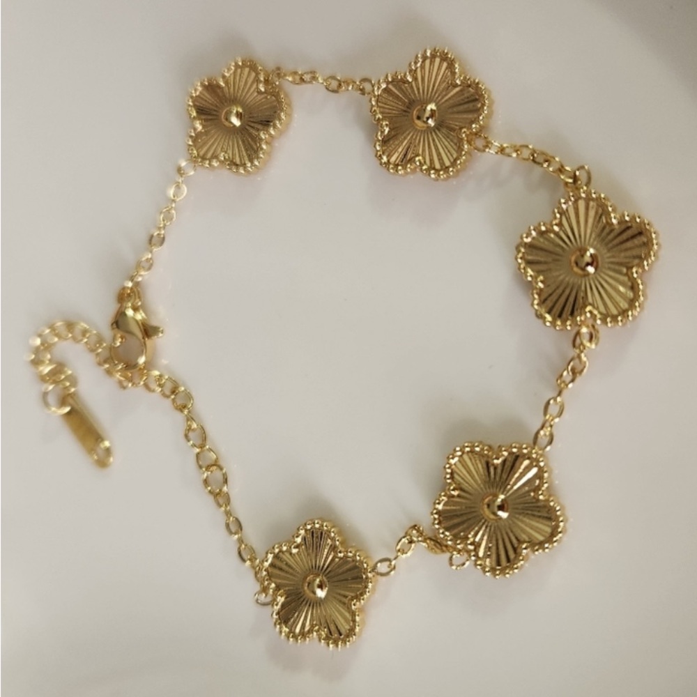 Clover bracelet